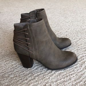 Madden girl stone ankle boots